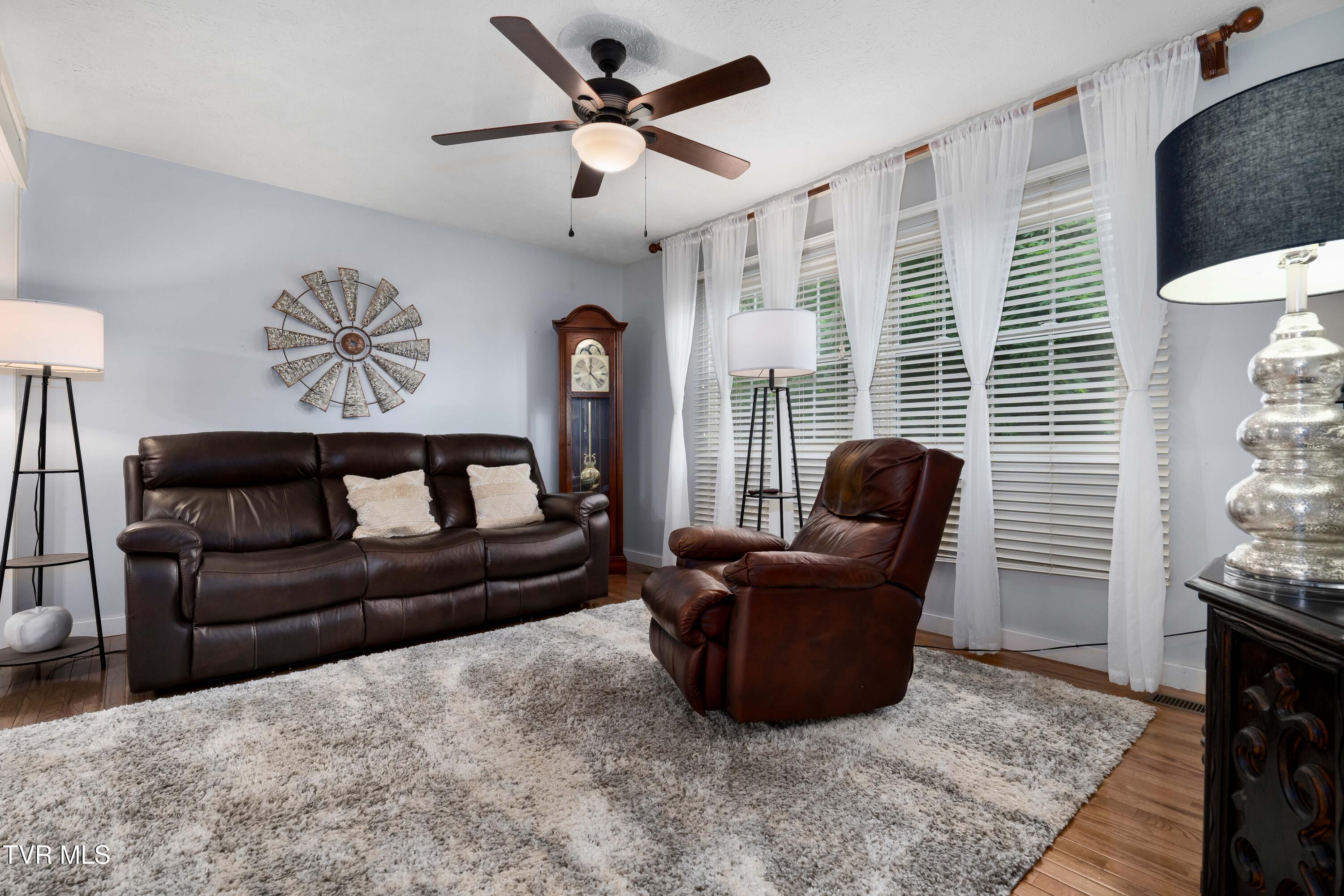 524 Mountain View Drive, Piney Flats, Tennessee image 9