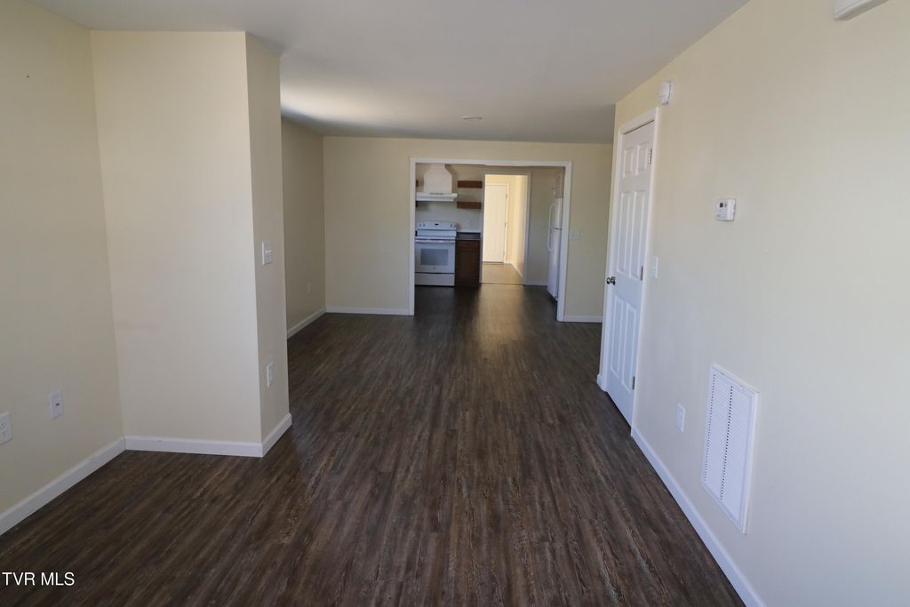 Photo of 833 Dale St Unit 1 St, Kingsport, TN 37660 (MLS # 9985899)