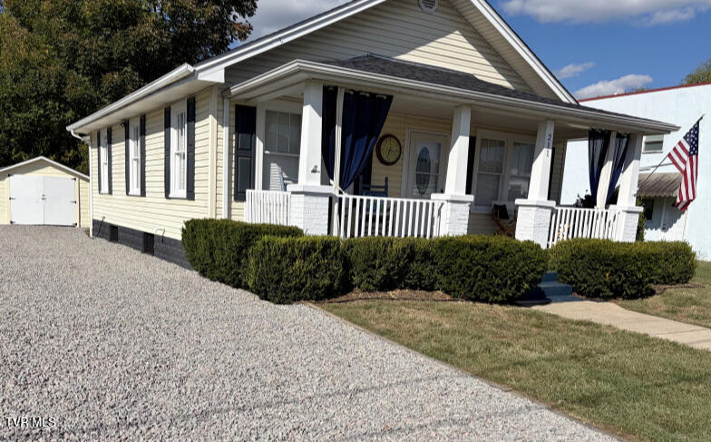 211 East Cottage Avenue