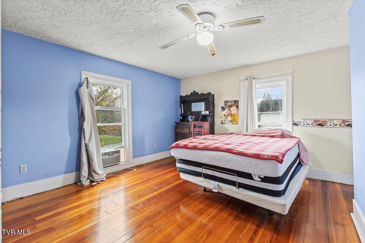 104 Maple Street, Glade Spring, Virginia image 27