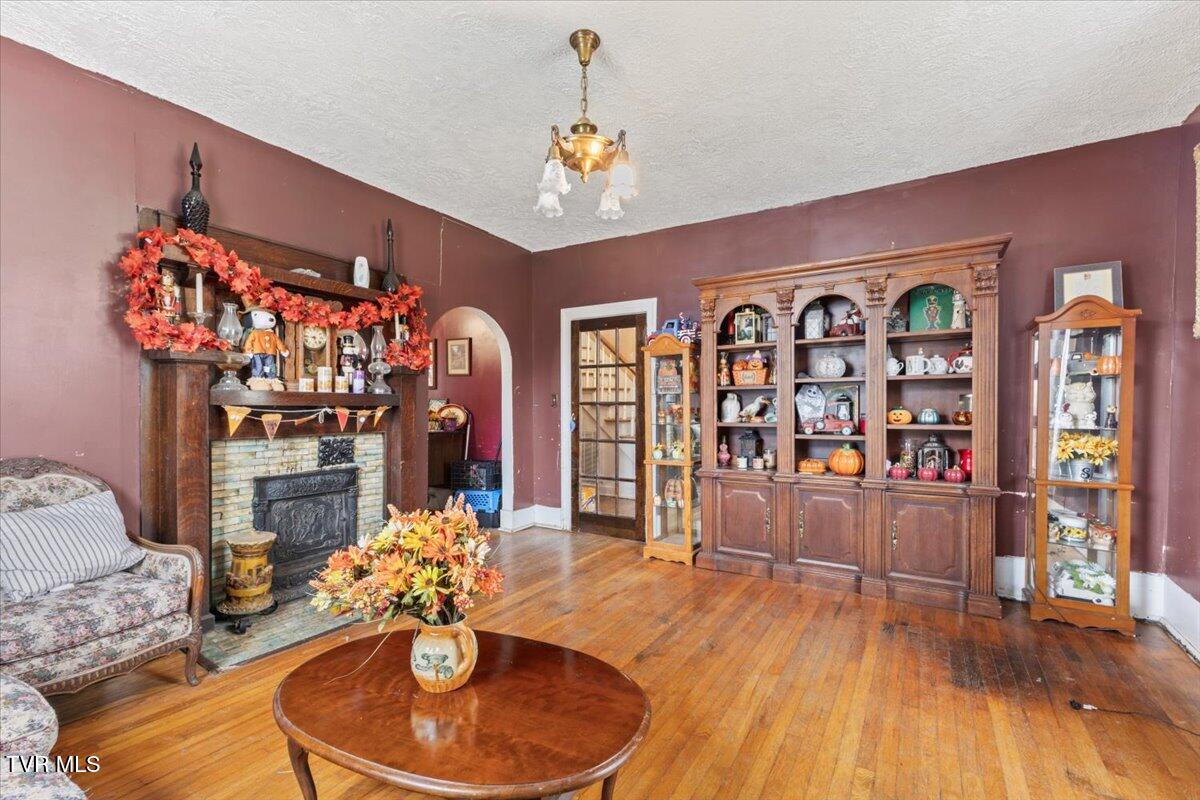 104 Maple Street, Glade Spring, Virginia image 2