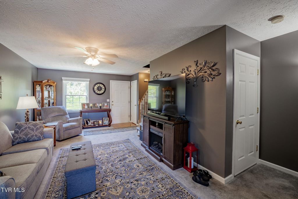 Photo of 681 Beaverview Drive, Bristol, VA 24201 (MLS # 9993613)