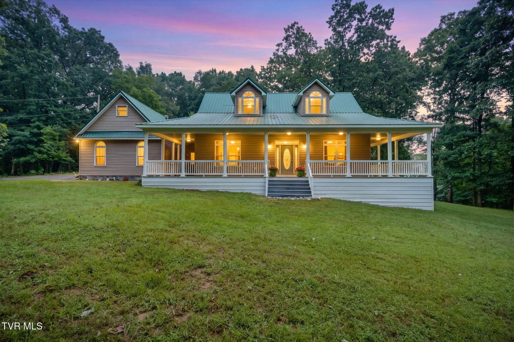 Photo of 149 Plazz Avenue, Johnson City, TN 37601 (MLS # 9998635)