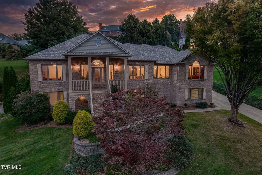 Photo of 2304 Granite Drive, Johnson City, TN 37604 (MLS # 9986192)