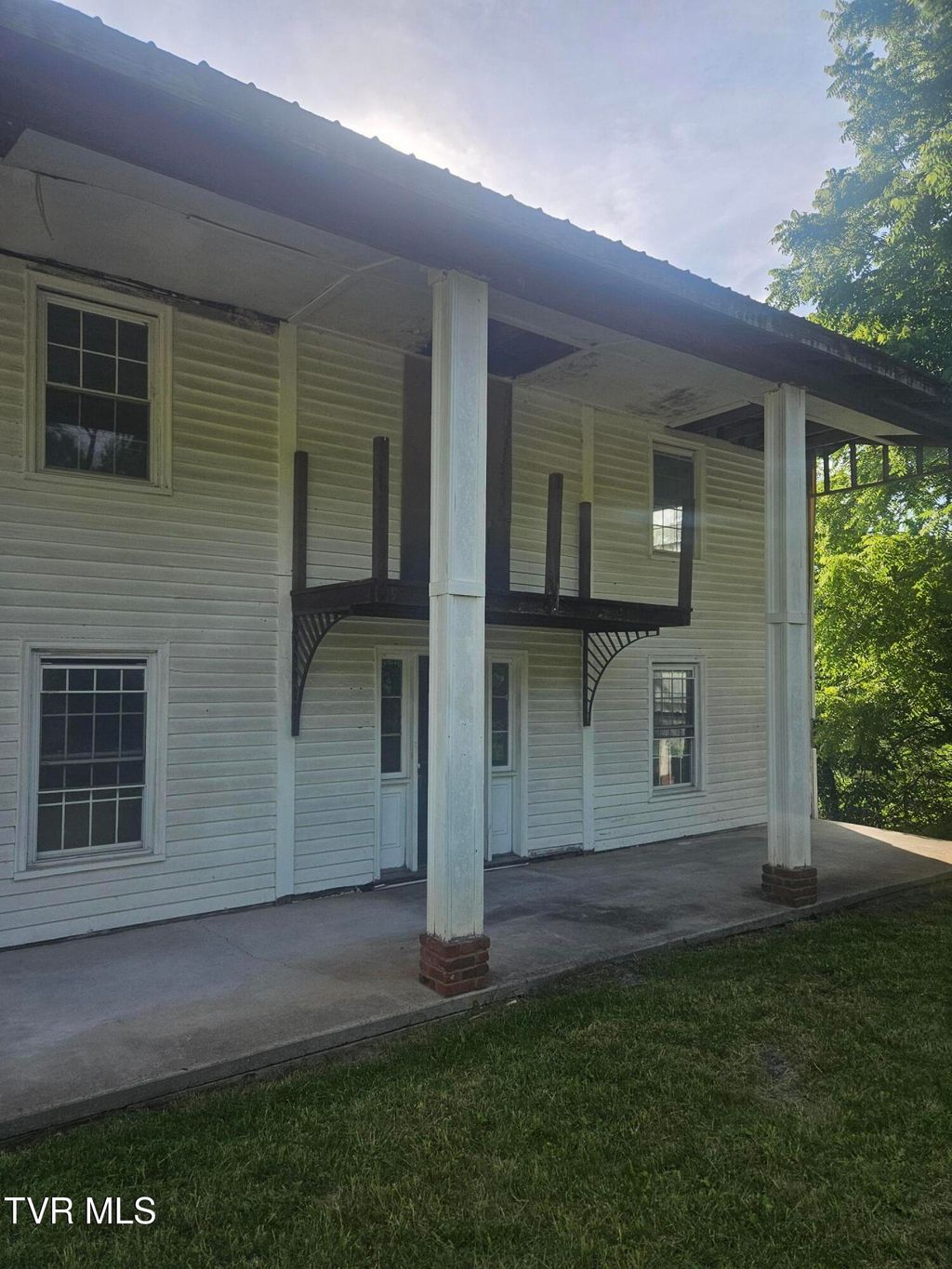 Photo of 477 Red Oak Ridge Road, Castlewood, VA 24224 (MLS # 9983771)
