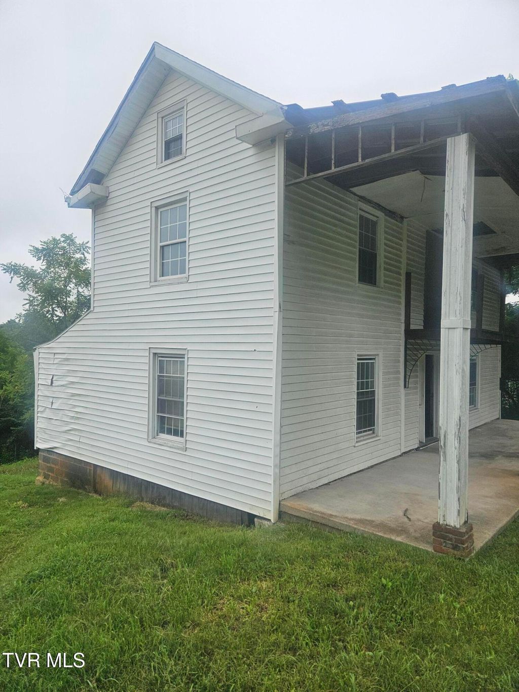Photo of 477 Red Oak Ridge Road, Castlewood, VA 24224 (MLS # 9983771)