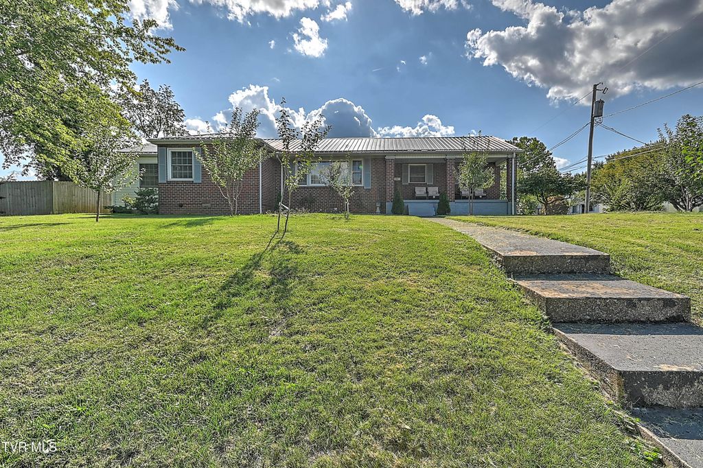 Photo of 454 Douglas Street, Bristol, VA 24201 (MLS # 9989381)