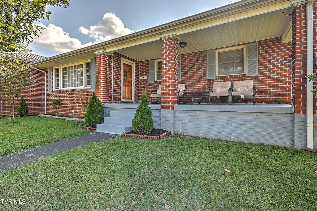 Photo of 454 Douglas Street, Bristol, VA 24201 (MLS # 9989381)