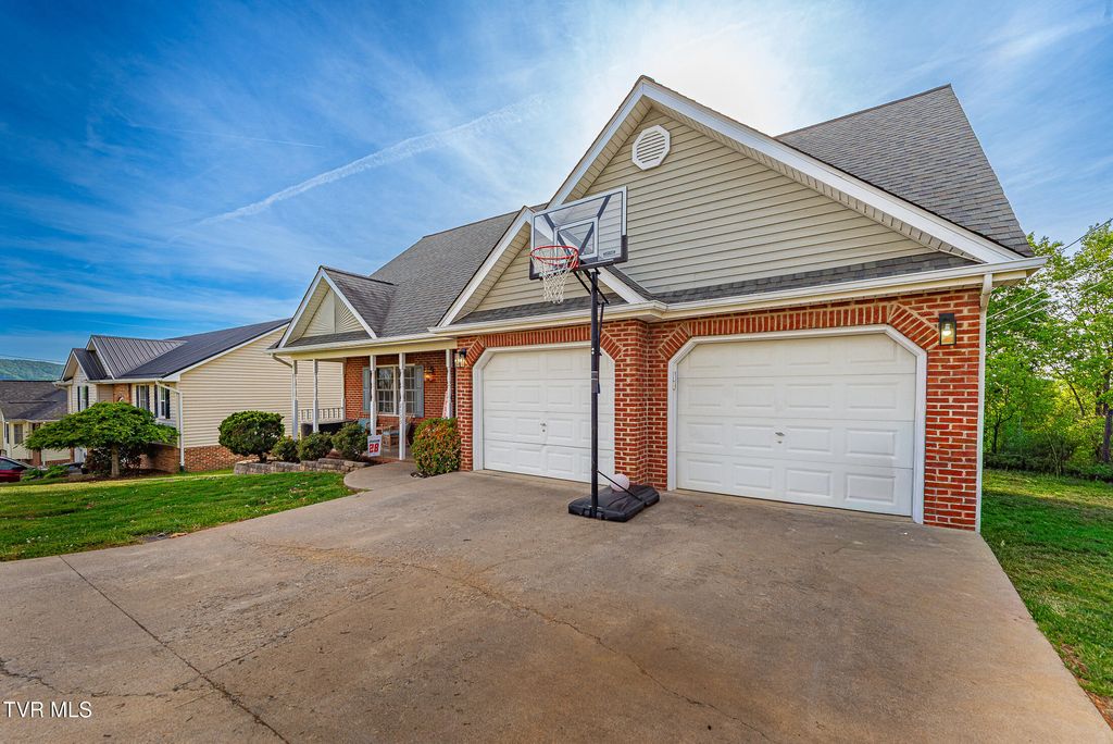 Photo of 2333 Louita Avenue, Kingsport, TN 37660 (MLS # 9994336)