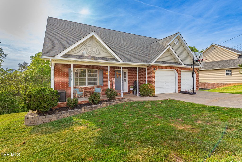 Photo of 2333 Louita Avenue, Kingsport, TN 37660 (MLS # 9994336)