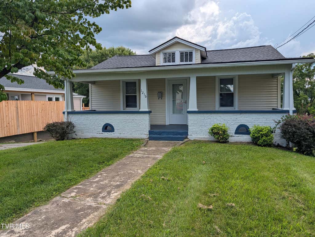 Photo of 1216 Maryland Avenue, Bristol, TN 37620 (MLS # 9999336)