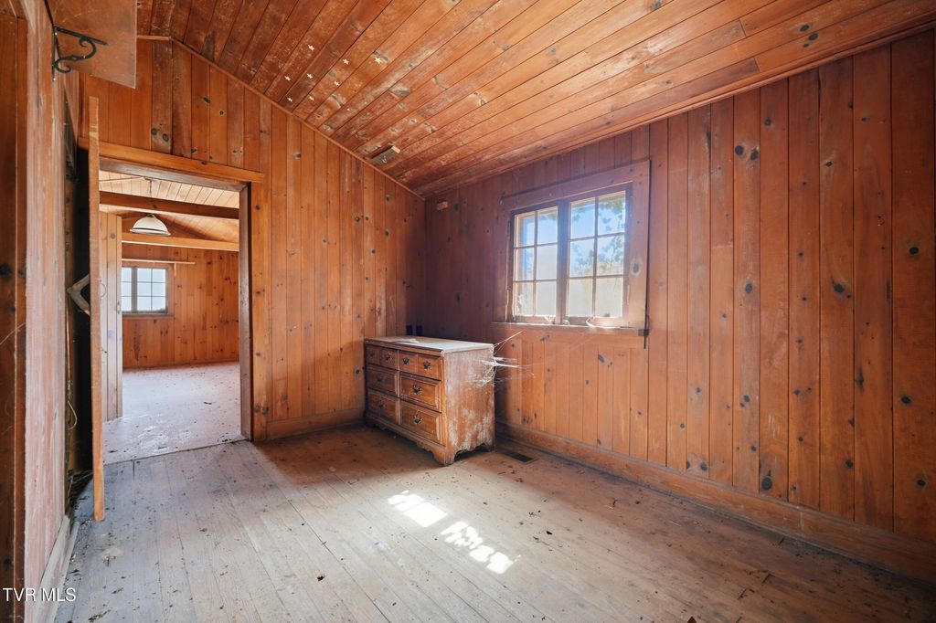 Photo of 597 Cavern Road, Bristol, TN 37620 (MLS # 9991797)