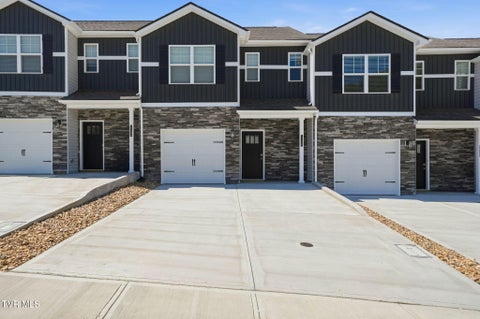 Townhouse For Sale - 1130 Wenna Way Way<br/> Kingsport, TN 37664