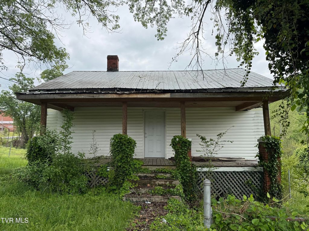 Photo of 105 Highland Avenue, Appalachia, VA 24216 (MLS # 9995121)