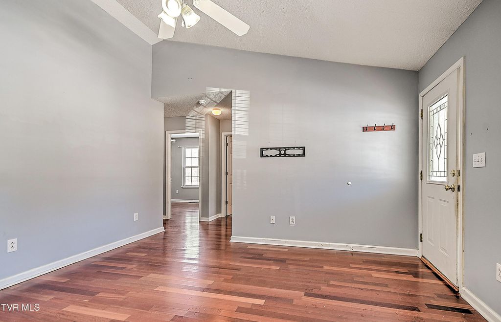 Photo of 104 Saint James Place, Bristol, TN 37620 (MLS # 9990619)