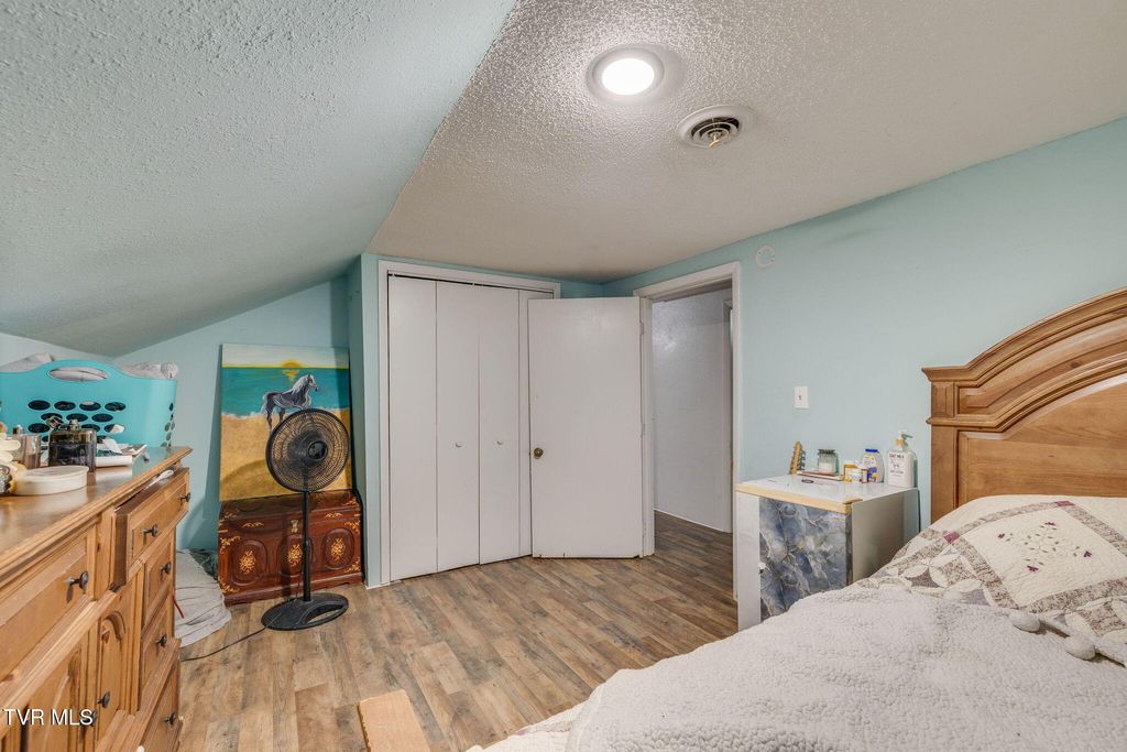 Photo of 212 Weaver Hill Road, Johnson City, TN 37601 (MLS # 9994108)