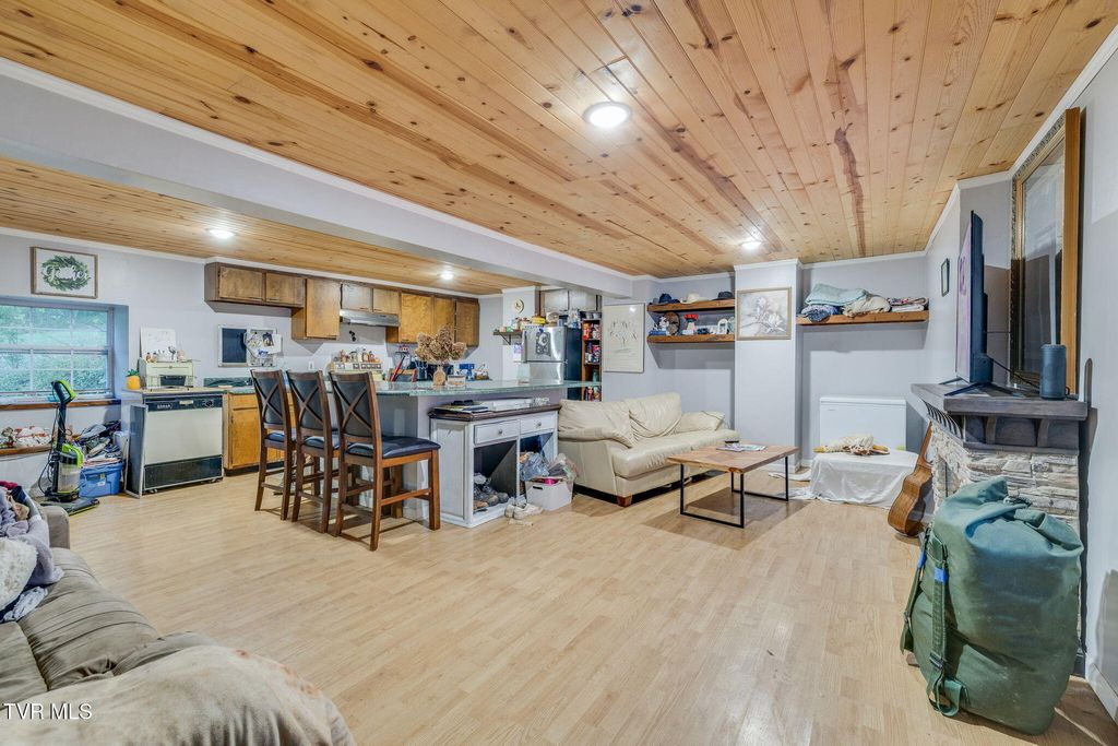 Photo of 212 Weaver Hill Road, Johnson City, TN 37601 (MLS # 9994108)