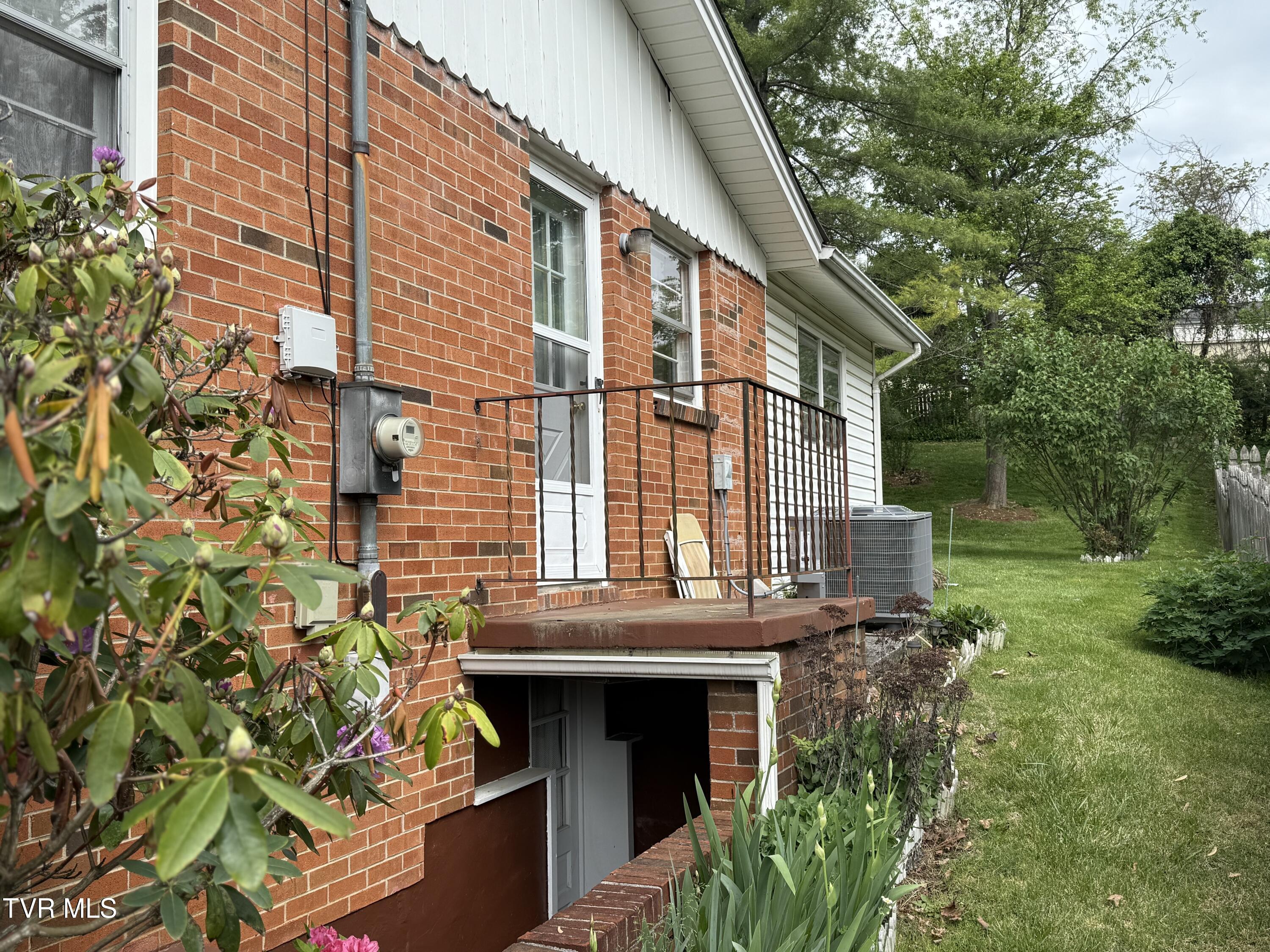 Johnson City, Tennessee 37604, United States, 3 Bedrooms Bedrooms, ,2 BathroomsBathrooms,Residential,Active,150078