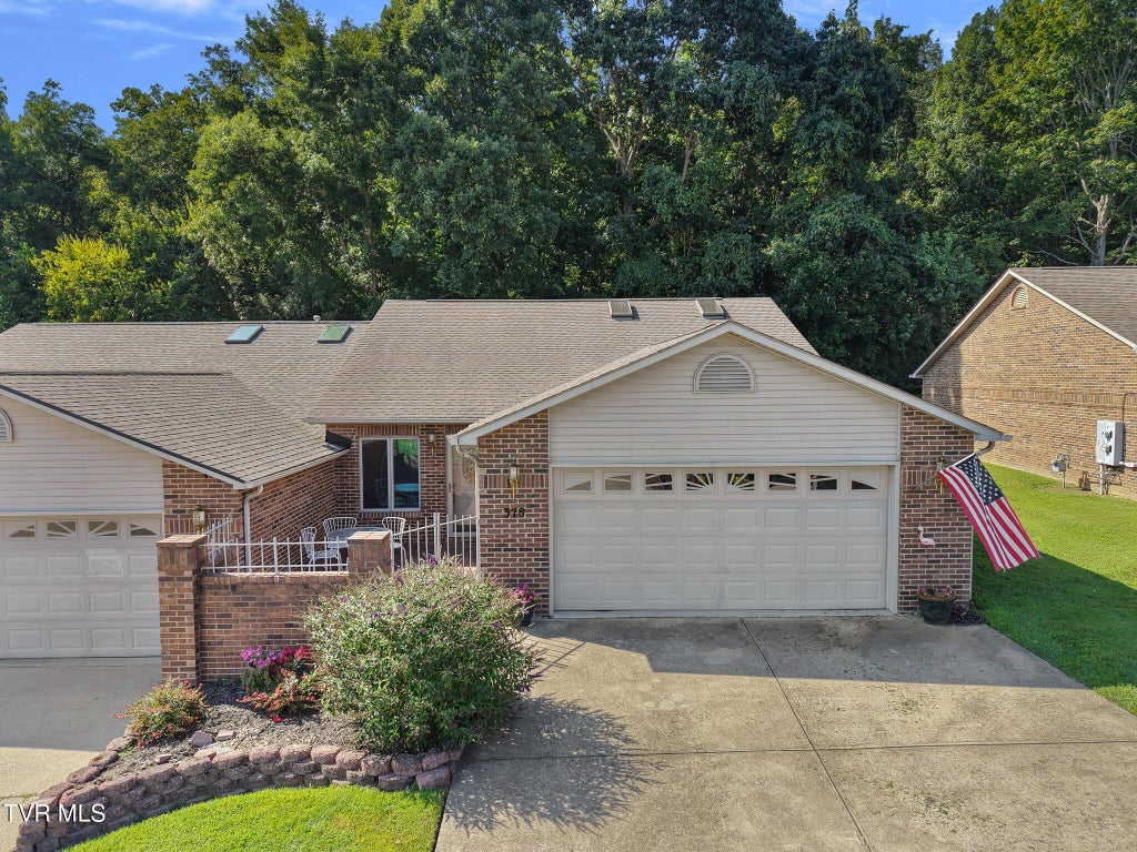 Photo of 378 Viking Place #49, Greeneville, TN 37745 (MLS # 10000269)