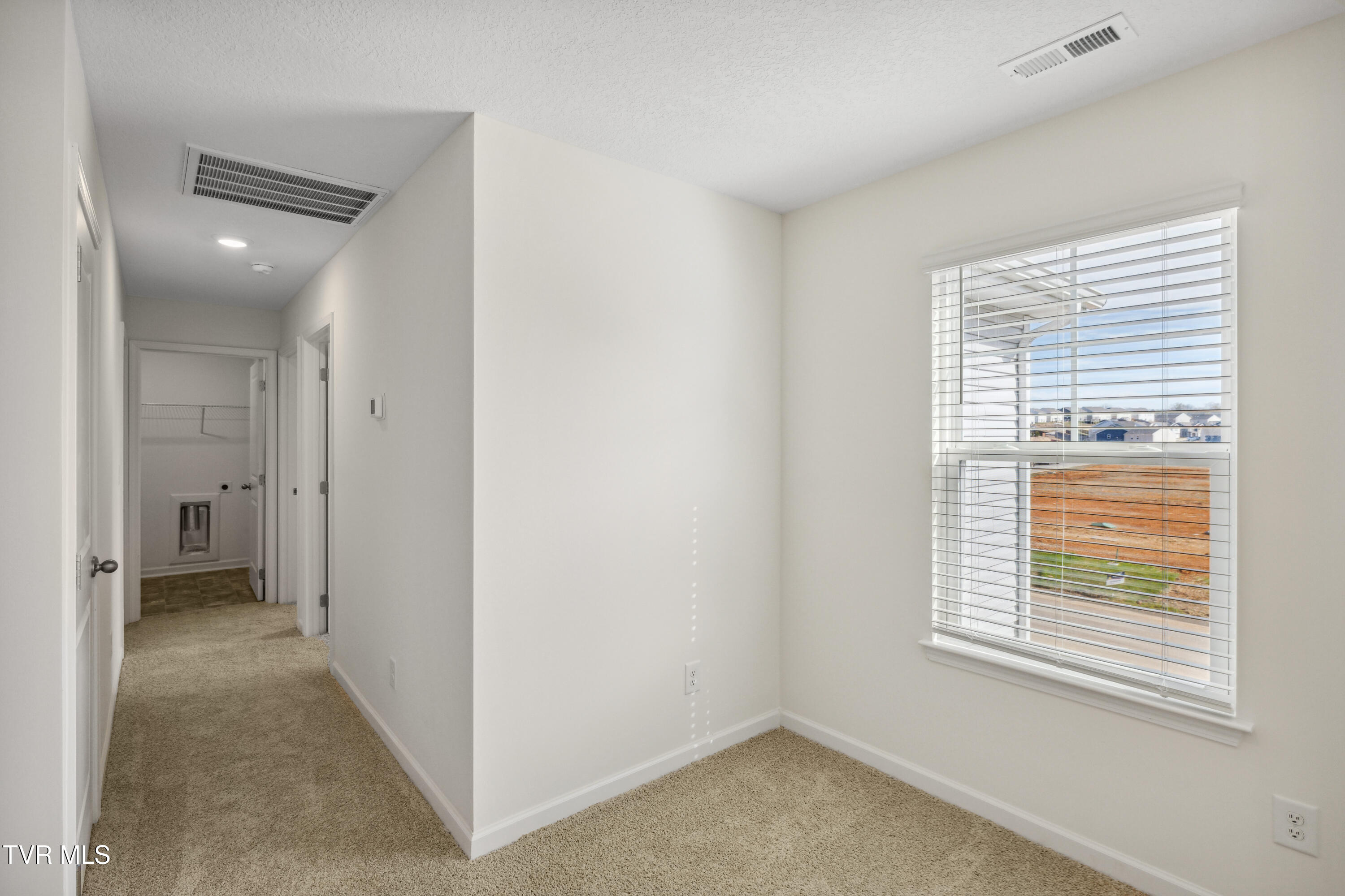 1613 Fox Meadows Circle, Bluff City, Tennessee image 13