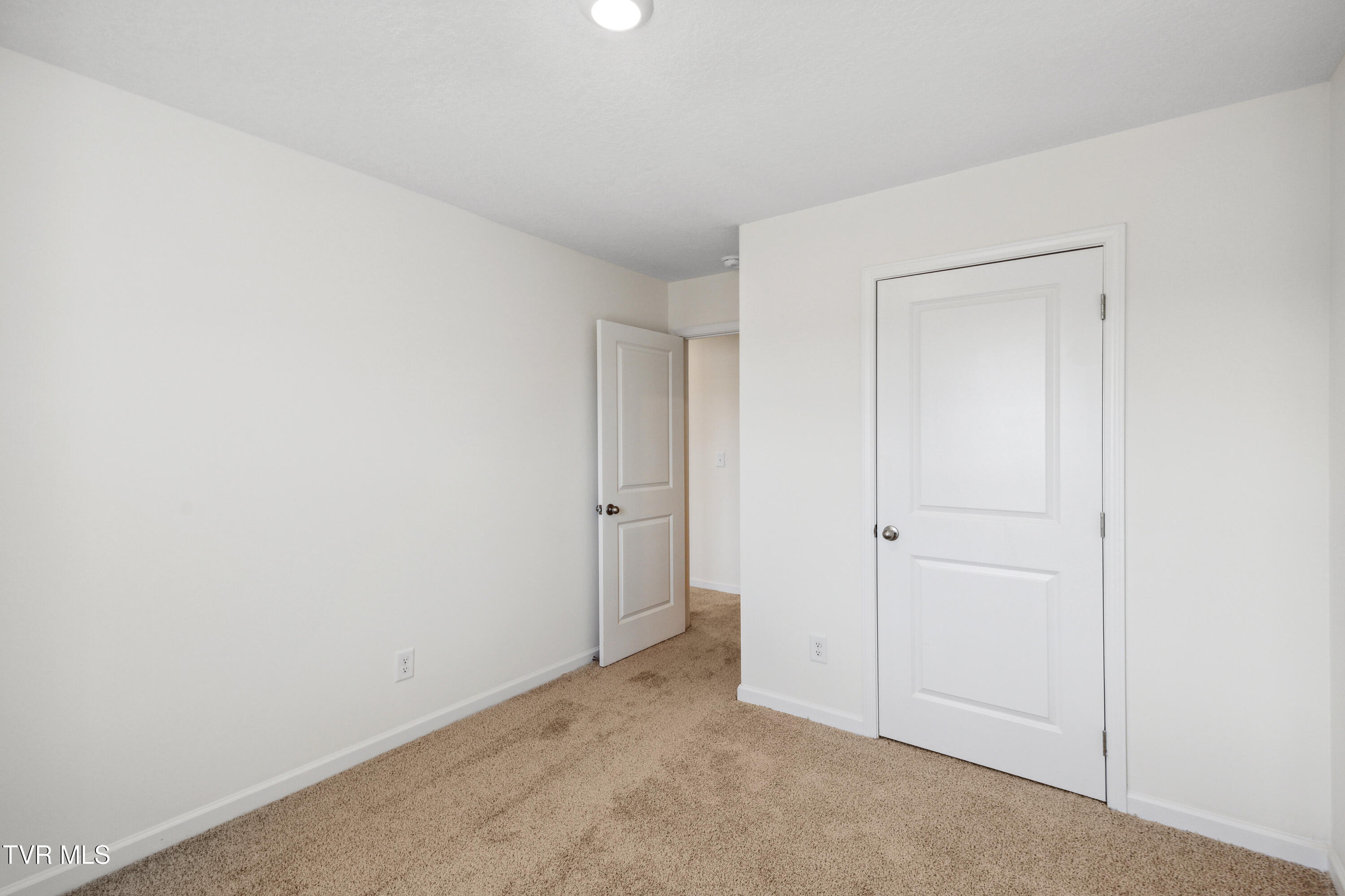 1613 Fox Meadows Circle, Bluff City, Tennessee image 23
