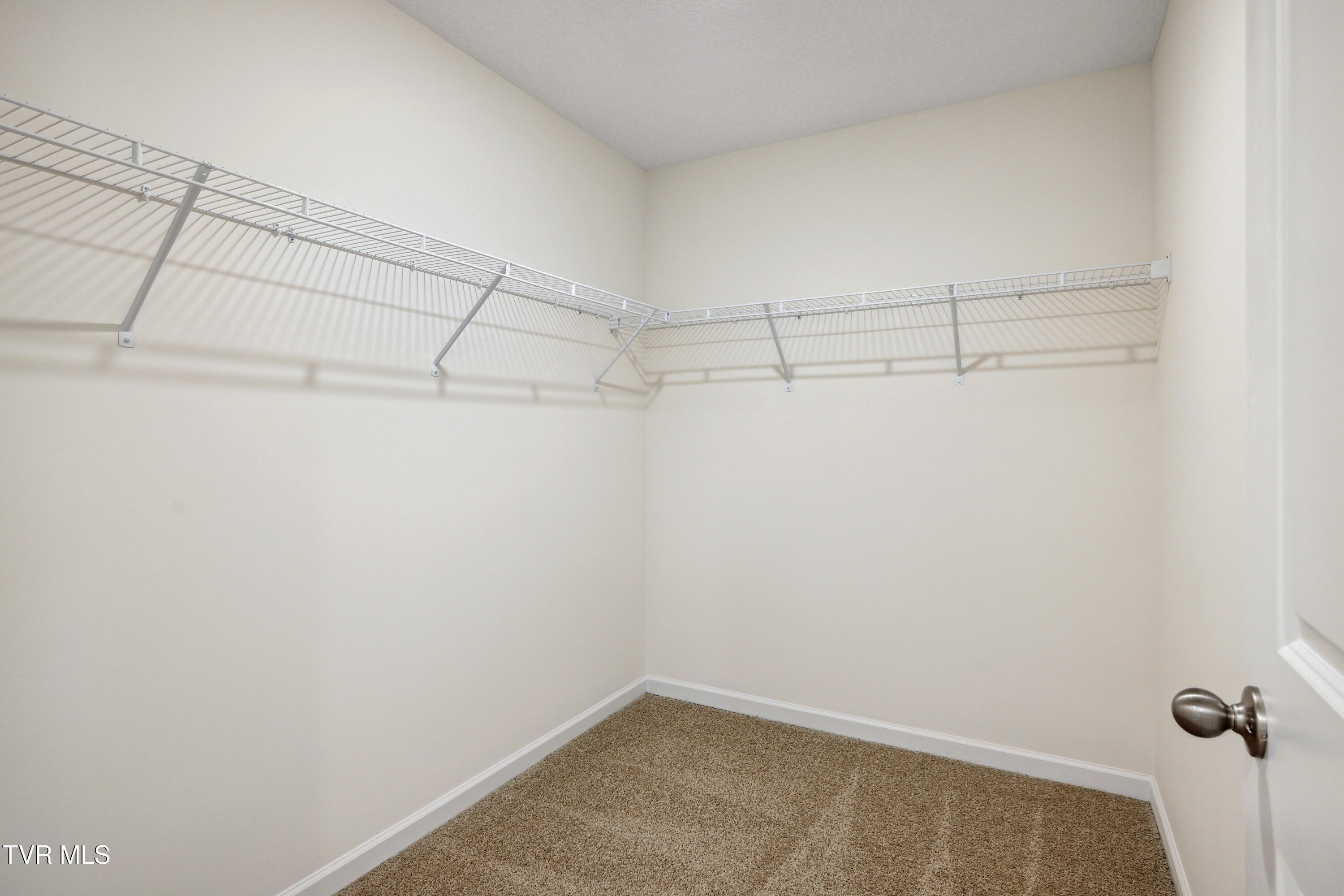 1613 Fox Meadows Circle, Bluff City, Tennessee image 17