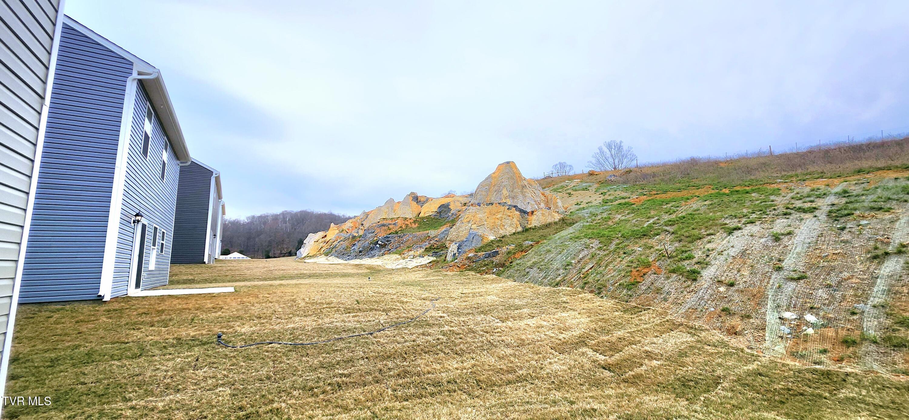 1613 Fox Meadows Circle, Bluff City, Tennessee image 3