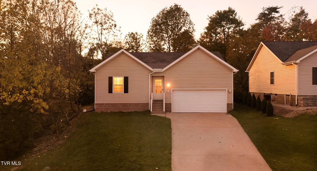 Photo of 170 Brighton Place, Bristol, TN 37620 (MLS # 9987719)