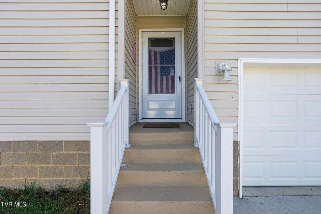 Photo of 170 Brighton Place, Bristol, TN 37620 (MLS # 9987719)