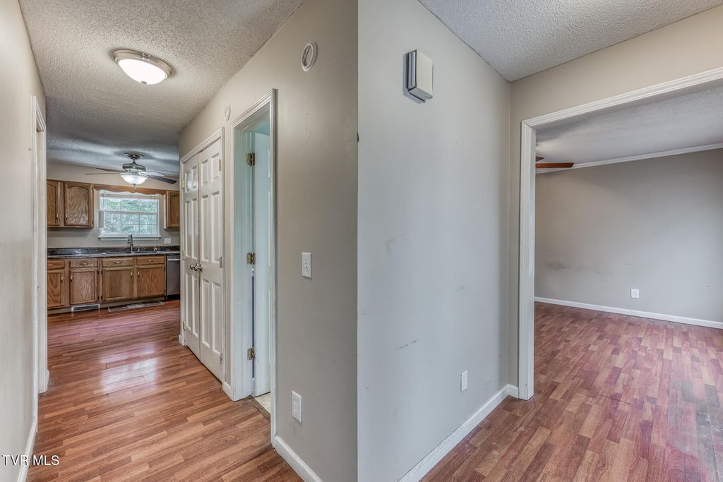 Photo of 108 Boardwalk, Bristol, TN 37620 (MLS # 9990855)