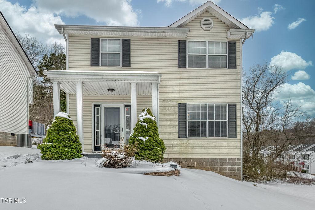 Photo of 108 Boardwalk, Bristol, TN 37620 (MLS # 9990855)