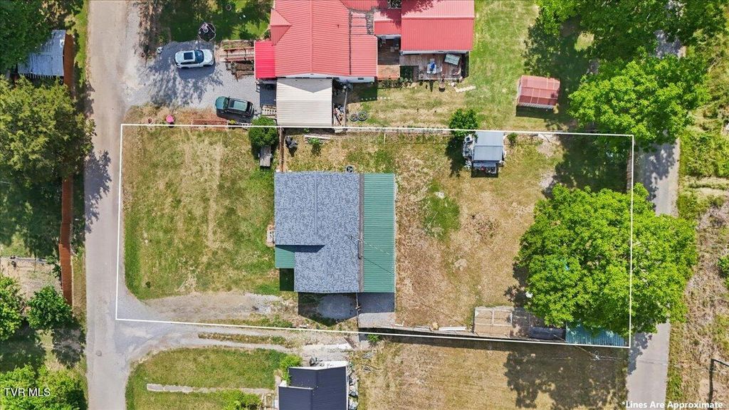 Photo of 82 Greenway Street, Greeneville, TN 37743 (MLS # 9995795)