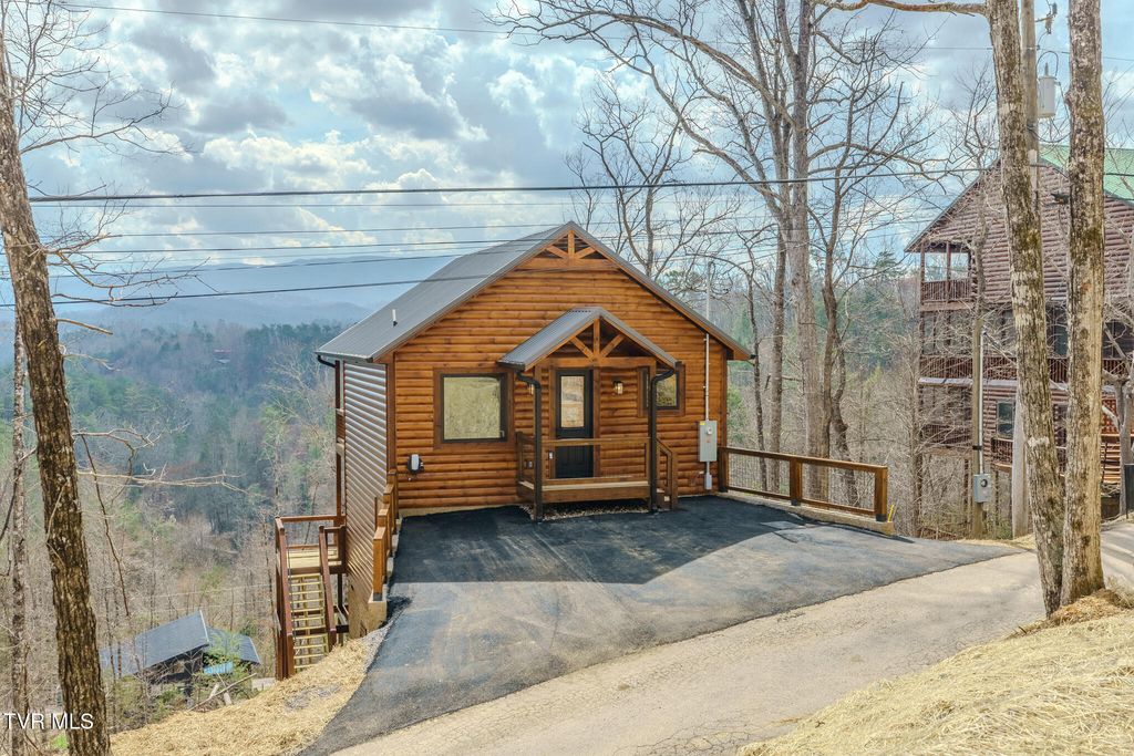 Photo of 1829 Fantasy Way, Sevierville, TN 37876 (MLS # 9992136)