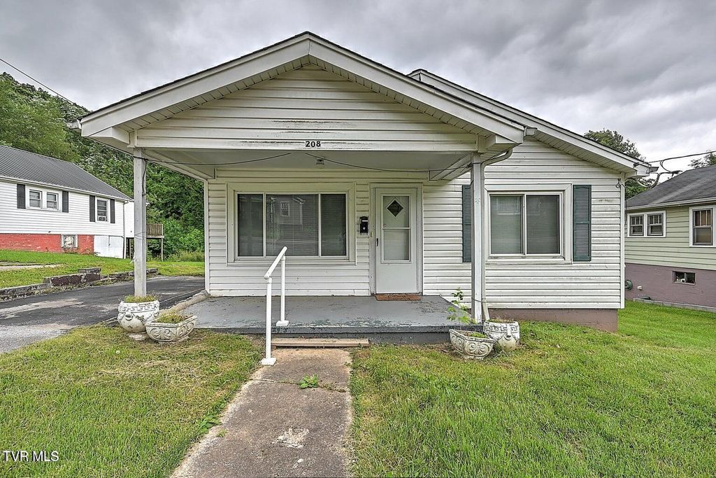 Photo of 208 Gravely Road, Kingsport, TN 37665 (MLS # 9989879)