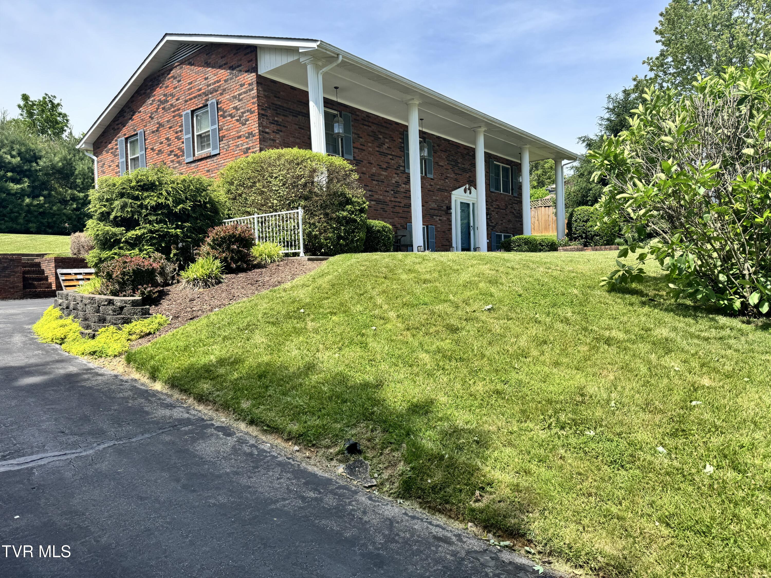 125 Amhurst Lane, Bristol, Tennessee image 9