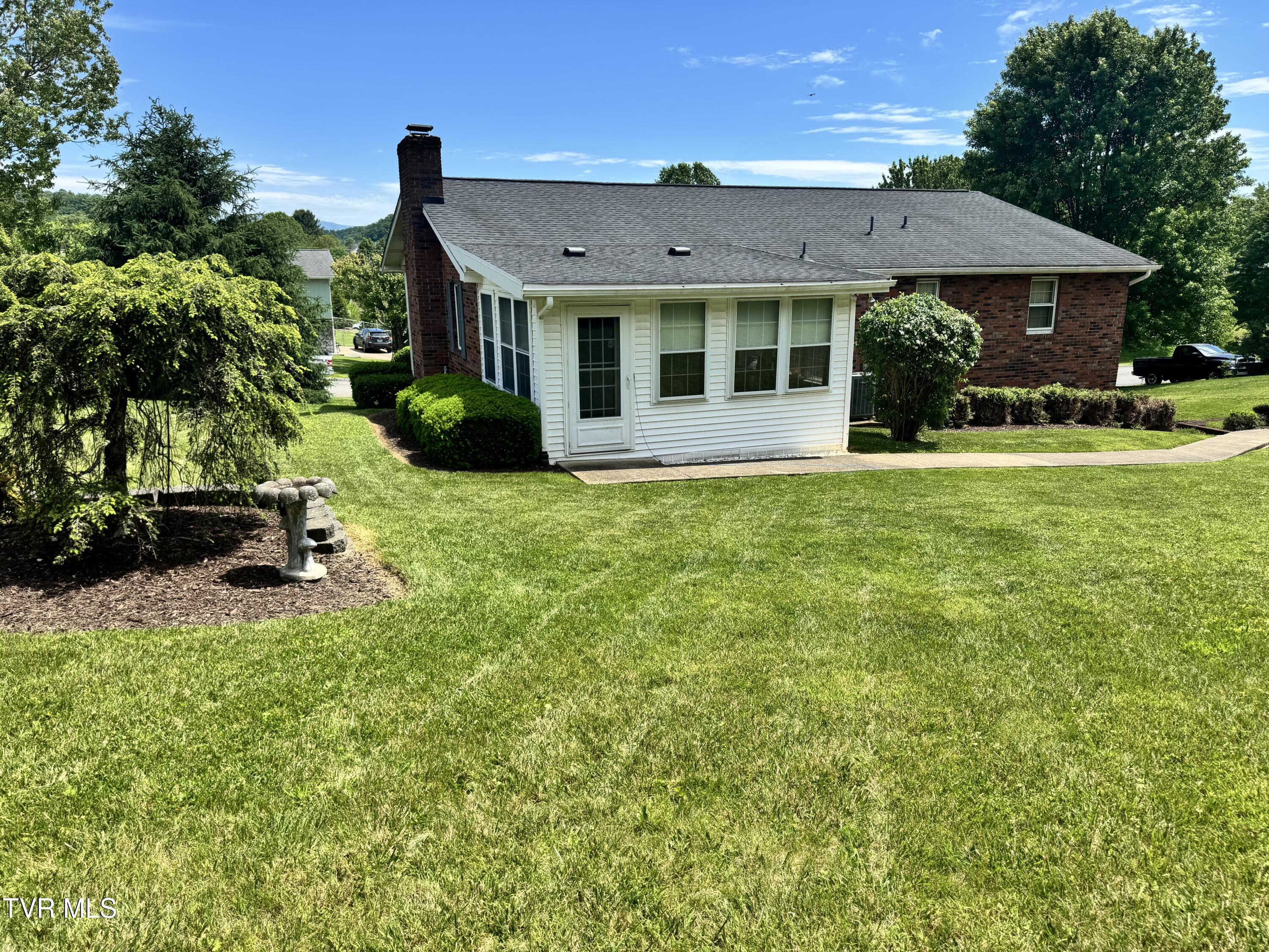 125 Amhurst Lane, Bristol, Tennessee image 3