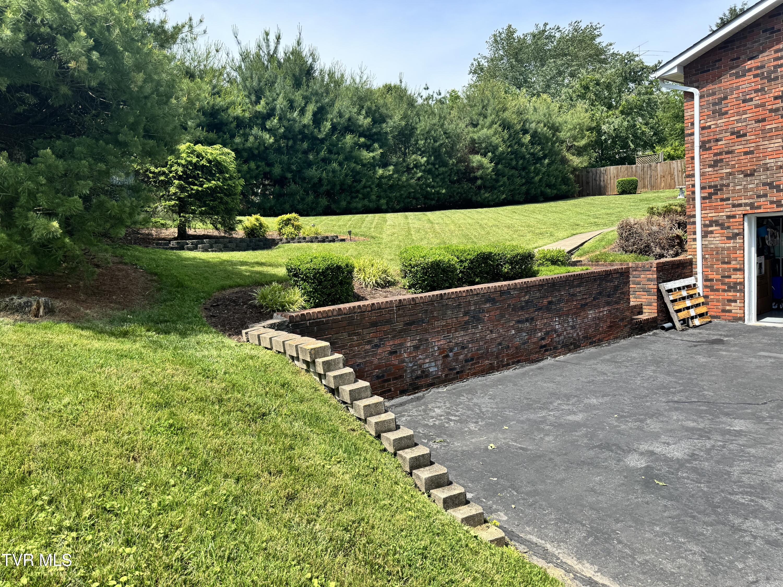 125 Amhurst Lane, Bristol, Tennessee image 8