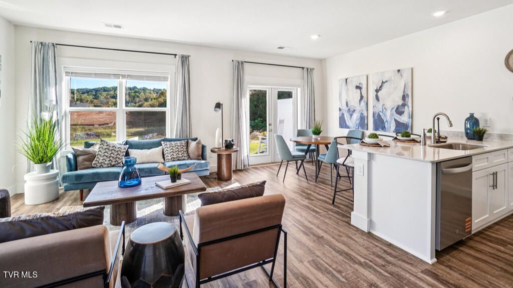 Photo of 1162 Wenna Way, Kingsport, TN 37664 (MLS # 9992139)