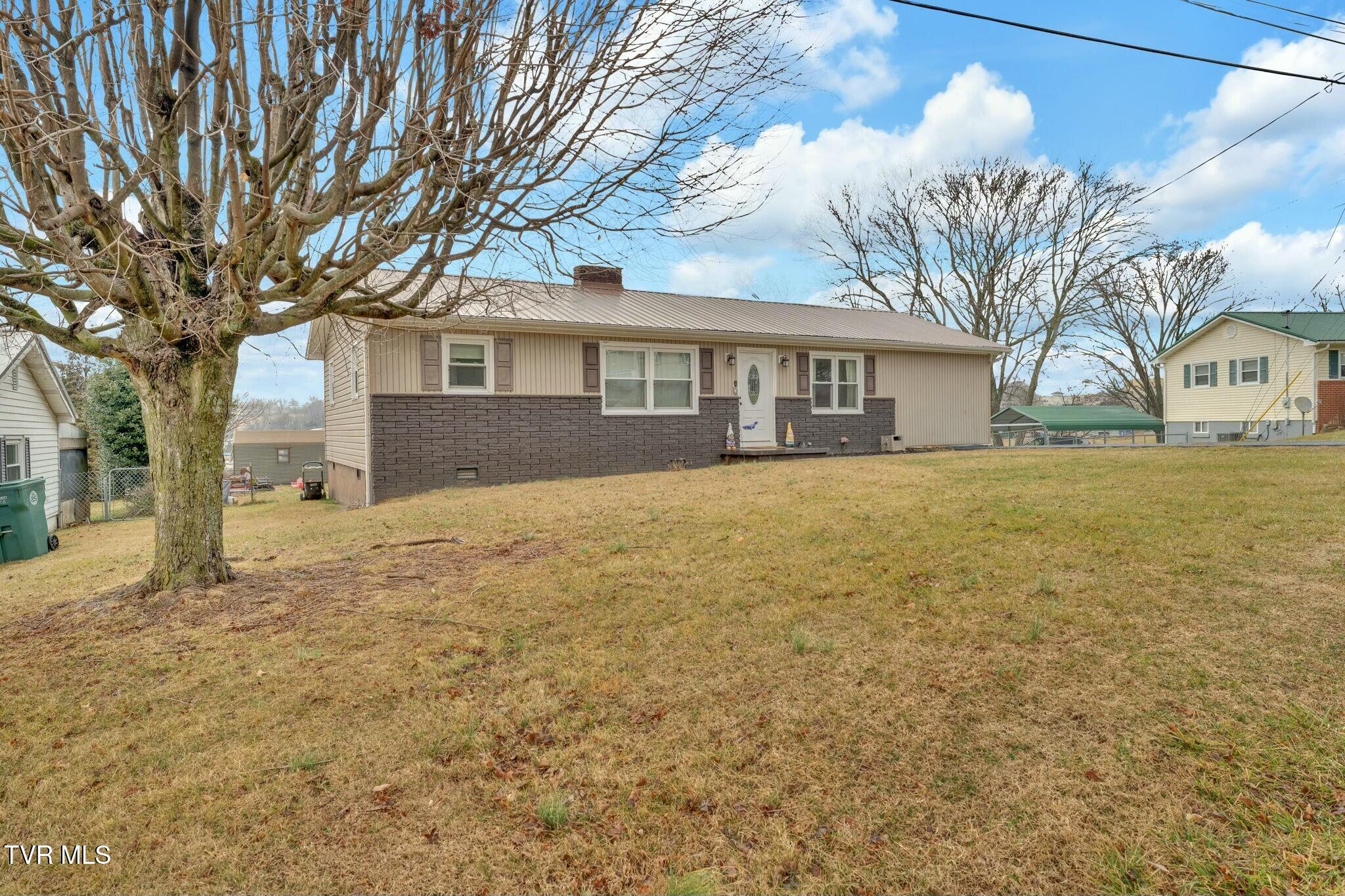 638 Robin Circle, Bristol, Virginia image 2