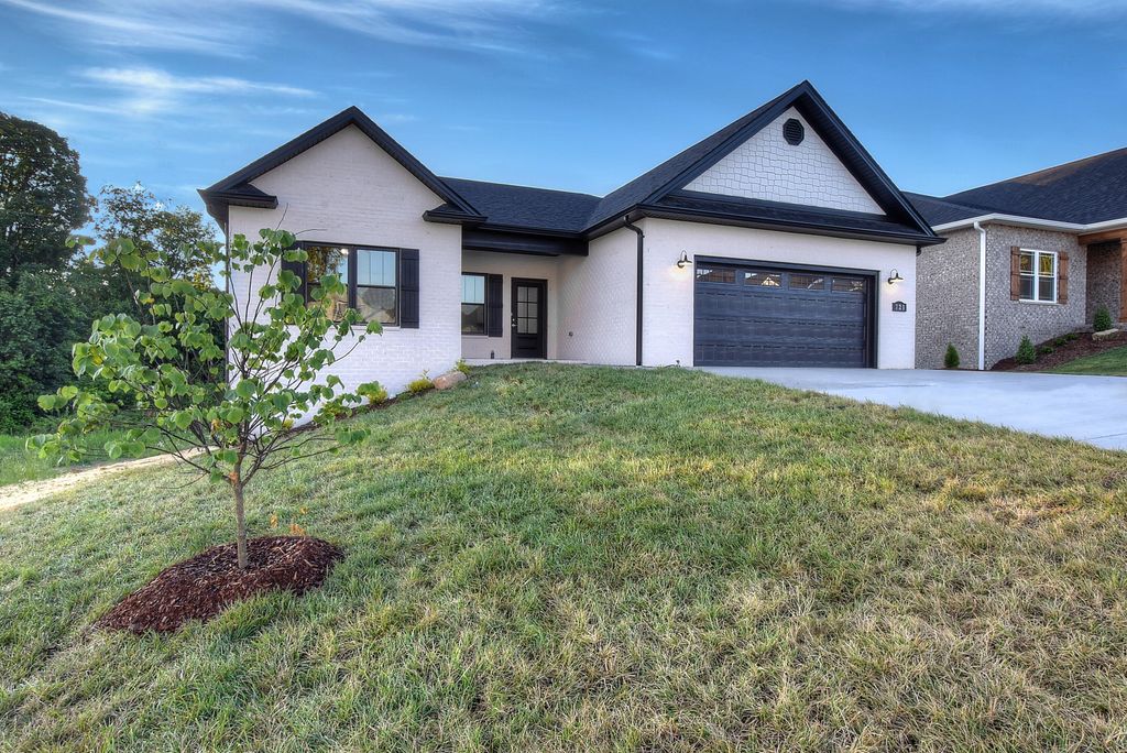 Photo of 721 Hunts Terrace Drive, Kingsport, TN 37663 (MLS # 9993898)