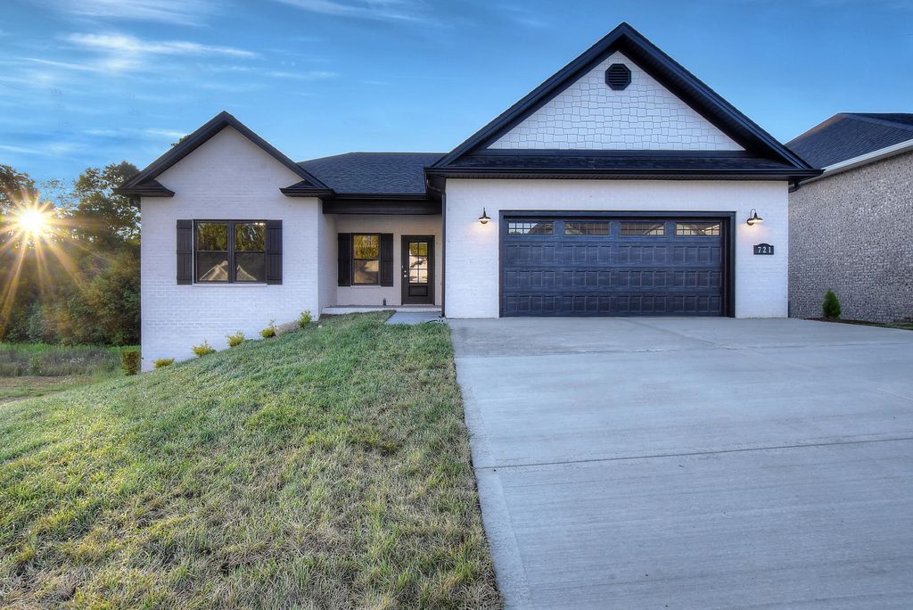 Photo of 721 Hunts Terrace Drive, Kingsport, TN 37663 (MLS # 9993898)