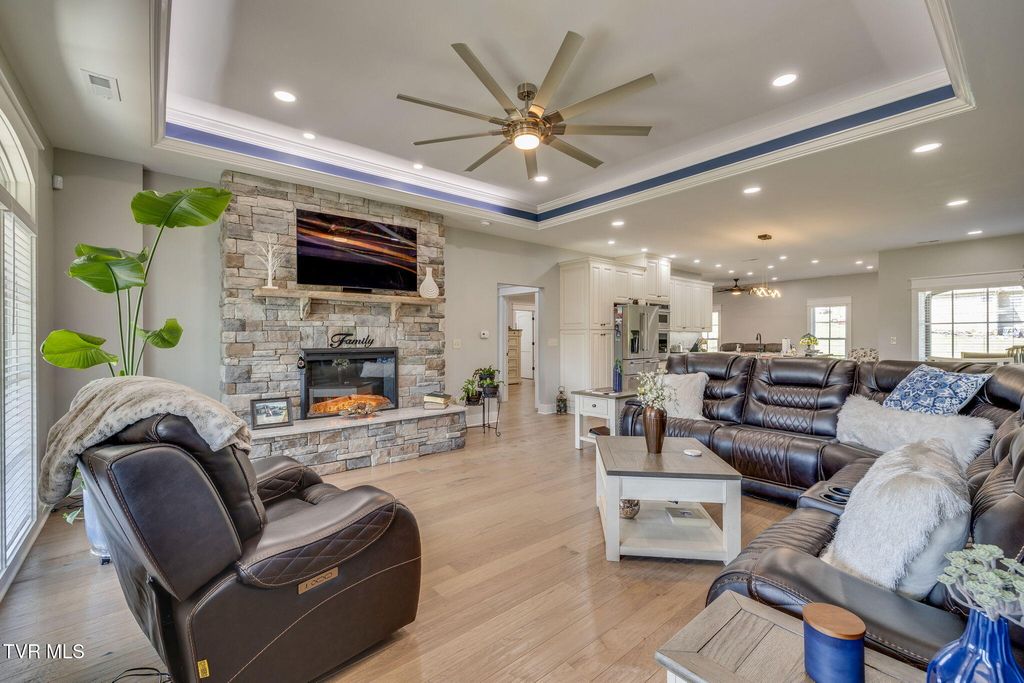 Photo of 616 New Bethel Road, Piney Flats, TN 37686 (MLS # 9994914)