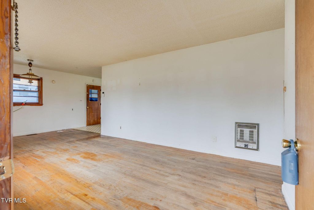 Photo of 2009 Indian Ridge Road, Johnson City, TN 37604 (MLS # 9989784)