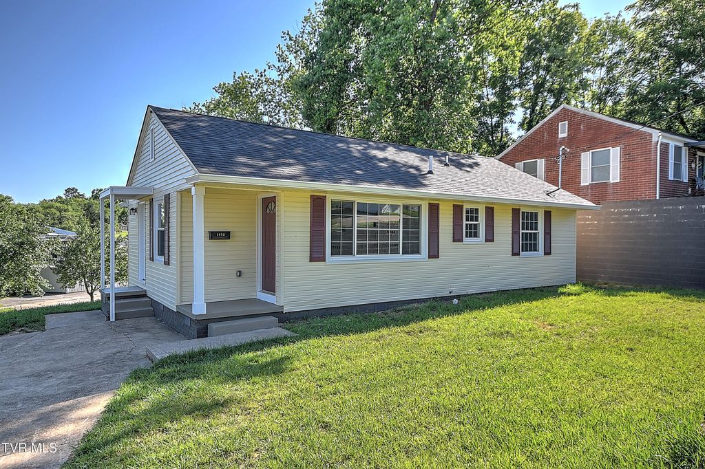 Photo of 1032 Wilcox Drive, Kingsport, TN 37660 (MLS # 9996324)