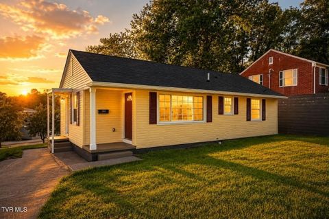 Photo of 1032 Wilcox Drive, Kingsport, TN 37660 (MLS # 9996324)