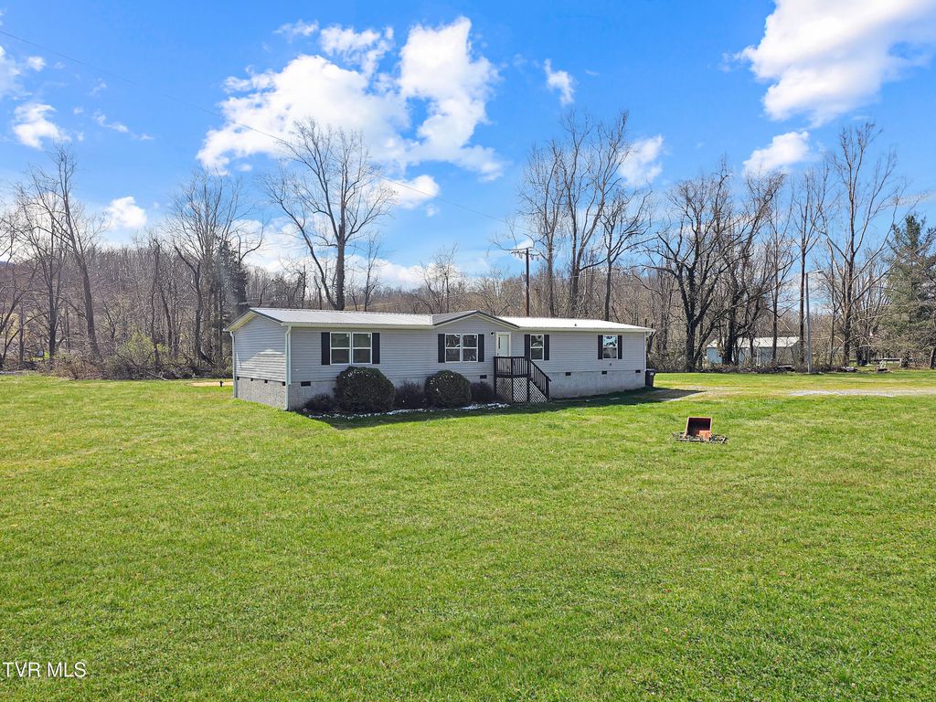 Photo of 1770 Highway 91, Elizabethton, TN 37643 (MLS # 9992549)