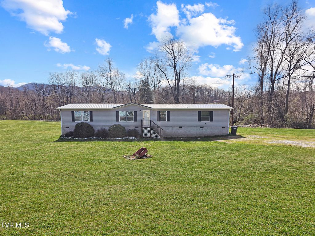 Photo of 1770 Highway 91, Elizabethton, TN 37643 (MLS # 9992549)