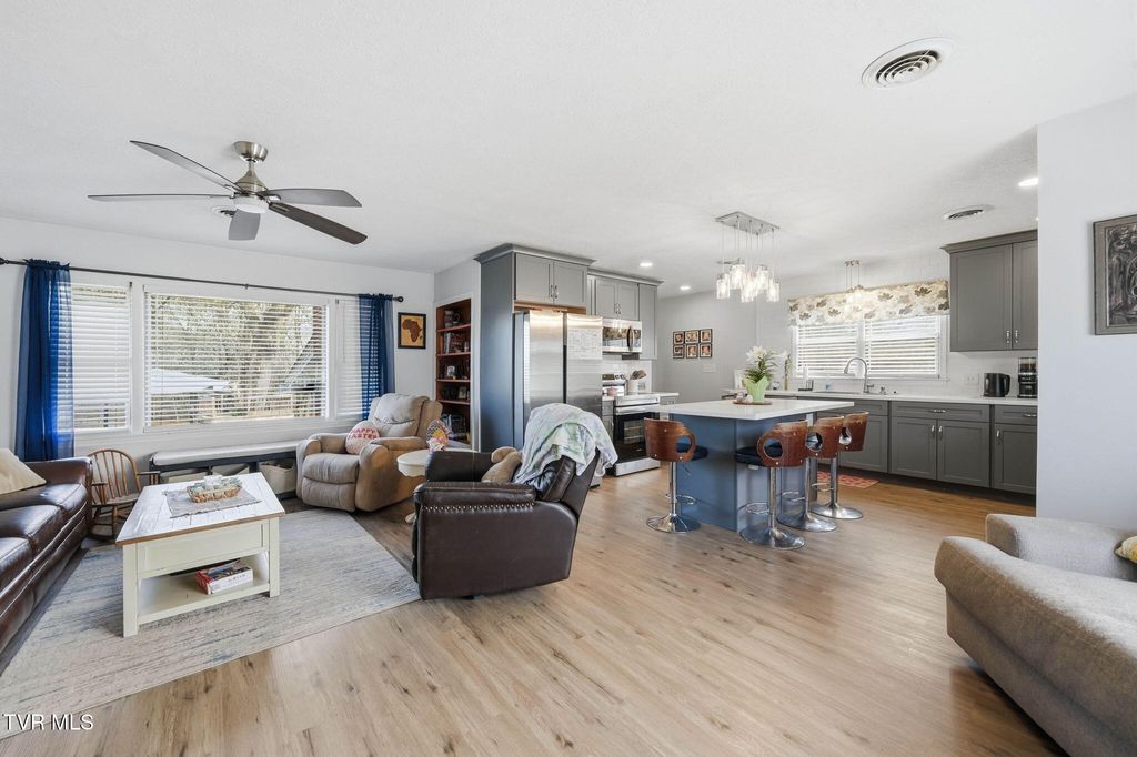 Photo of 1004 Barton Street, Johnson City, TN 37604 (MLS # 9994320)