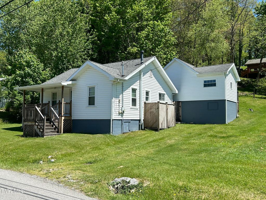 Photo of 518 Spring Avenue, Wise, VA 24293 (MLS # 9995850)