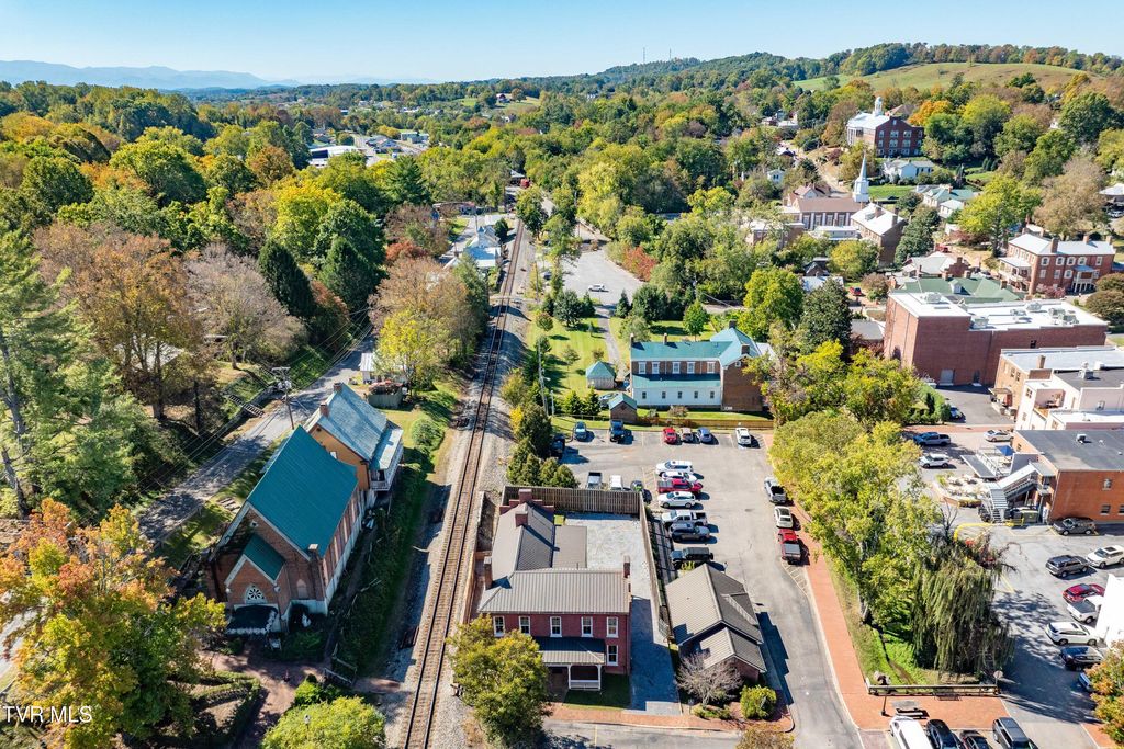 Photo of 120 Cherokee Street, Jonesborough, TN 37659 (MLS # 9987251)